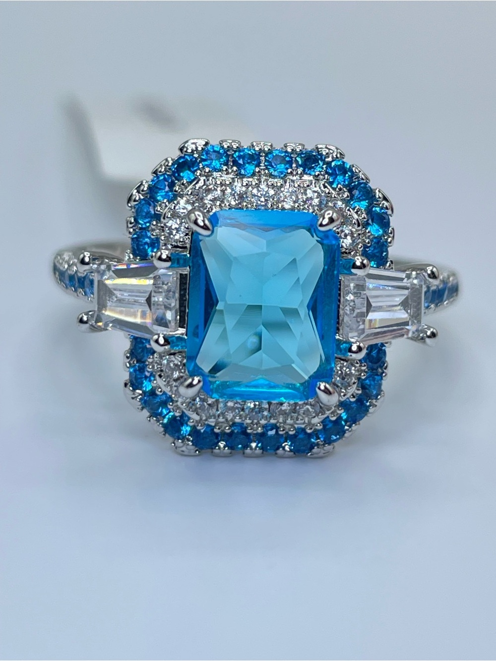 Swarovski Crystal Elements Bright Blue White Crystal Halo Art Deco Ring Sz 9